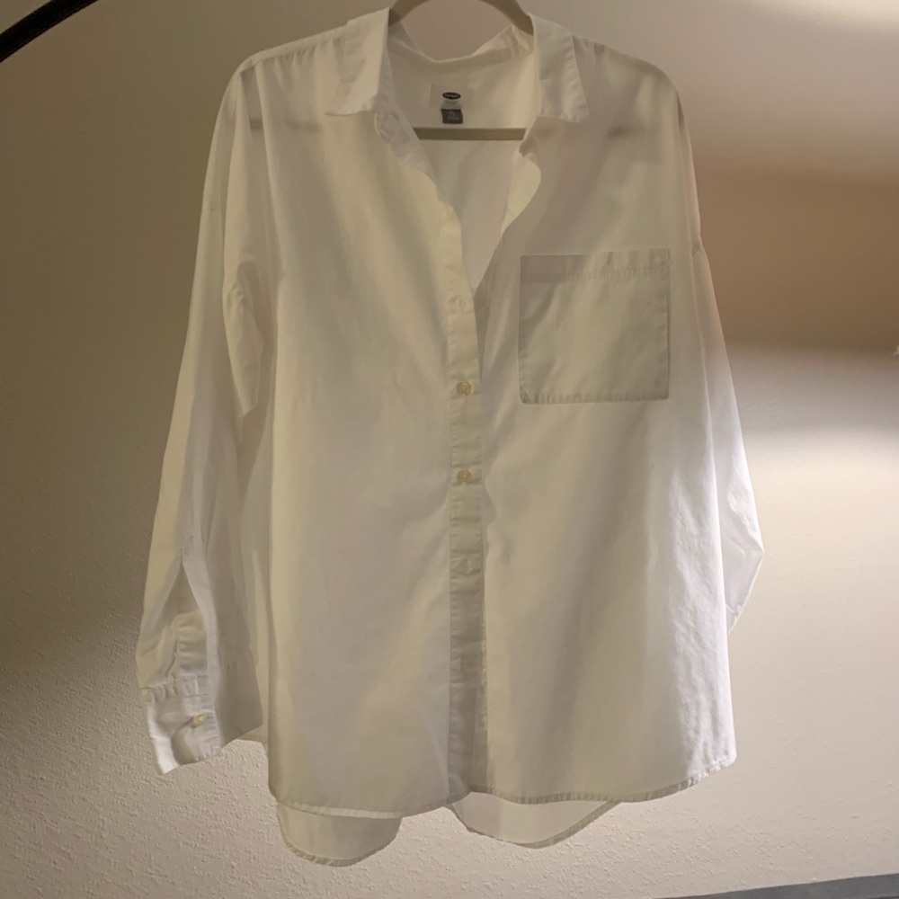 Old Navy crisp white shirt